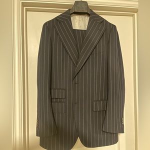 Suitsupply 42r suit with a pleated shoulder and trousers with side adjusters